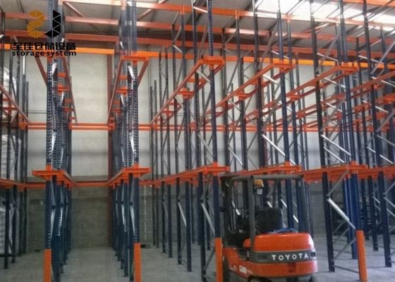500-4000kg/pallet 드라이브 인 및 레이킹을 통해 드라이브 사용자 정의 크기